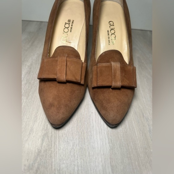 PRADA BROWN SUEDE BOW POINTED TOE MID HEEL CLASSIC PUMPS SZ 34 - Picture 5 of 10